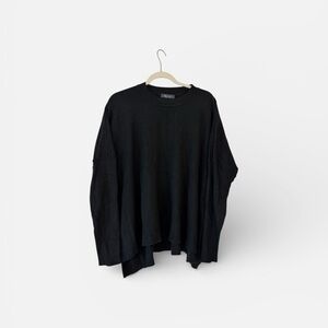 Chic Black Women's Crew Neck Sweater